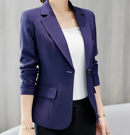 Blazer femenino entallado con cierre simple AR635